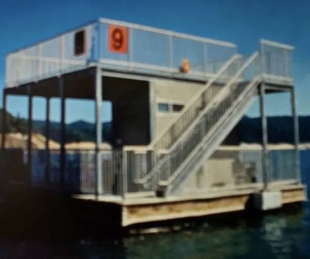 Lake Oroville's Floating Campsites