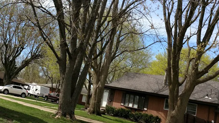 Mendota Mobile Home Community Picture 4
