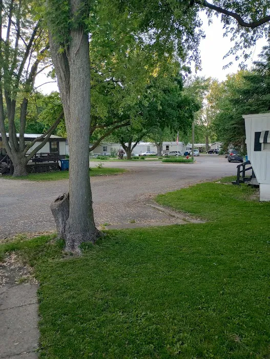 Mendota Estates Mobile Home Park Picture 1