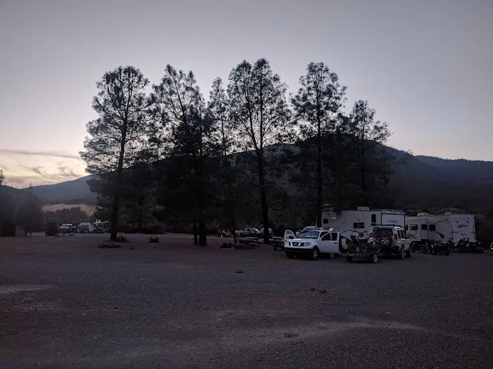 GRAY PINE GROUP CAMPGROUND Picture 9