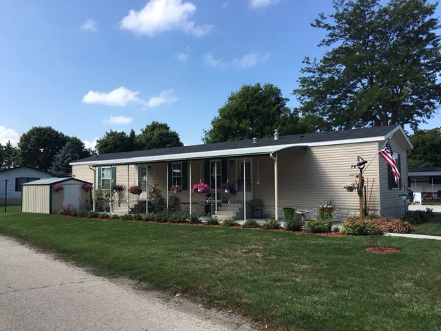 Oakdale Estates Mobile Home Park Picture 1