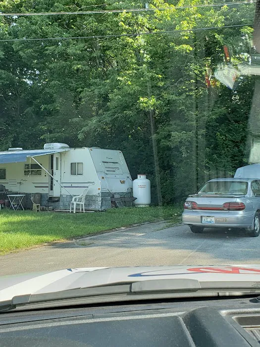 Co-Z Mobile Home Park Picture 3