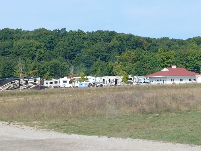 Frankfort Crystal Lake RV Resort Picture 3