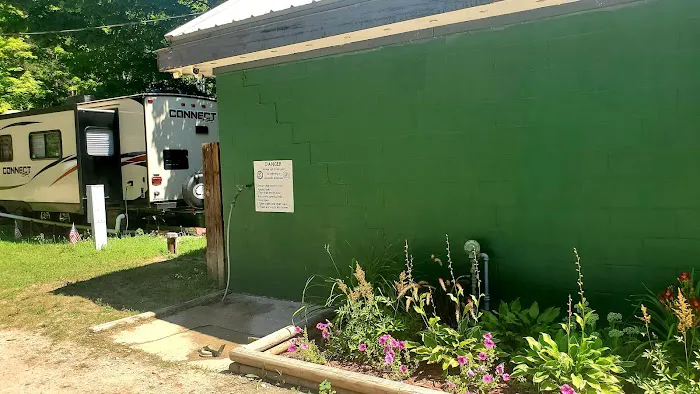 Pat's RV Park Picture 10