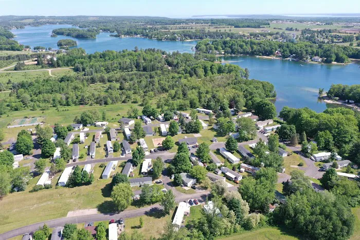 Silver Shores Manufactured Home Community Picture 3