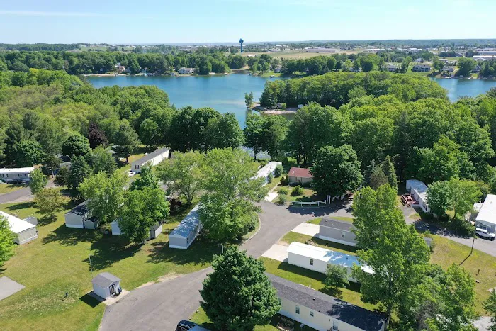 Silver Shores Manufactured Home Community Picture 2