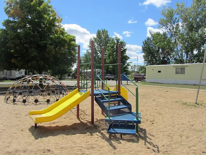 Silver Shores Manufactured Home Community Picture 1