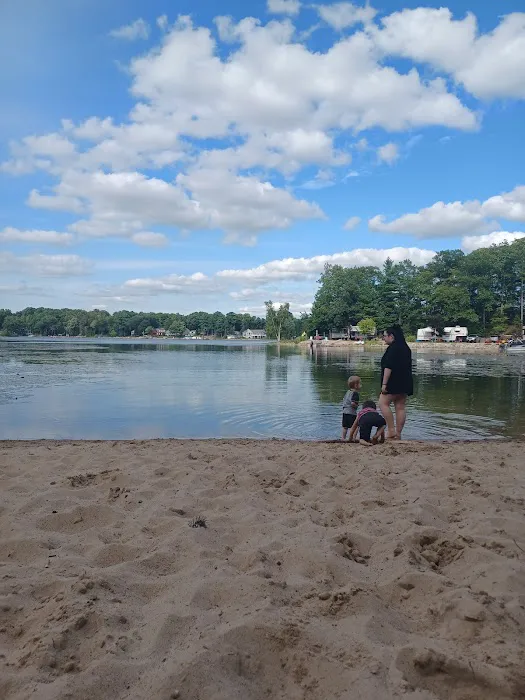 Silver Shores Manufactured Home Community Picture 4