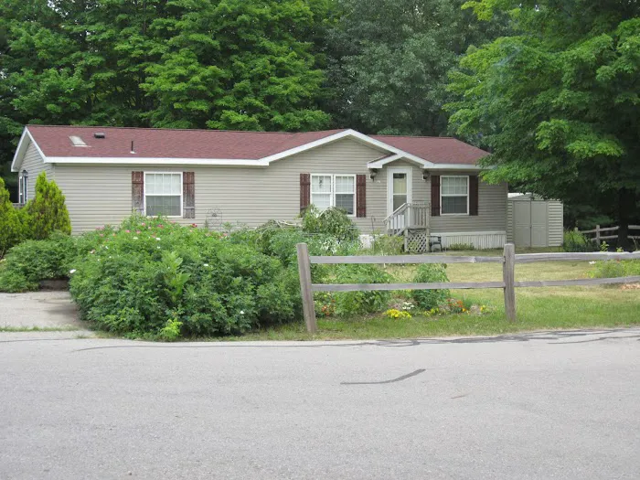 Silver Shores Manufactured Home Community Picture 9