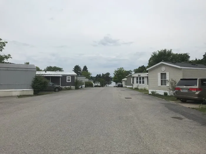 Silver Lake View Mobile Homes Picture 3