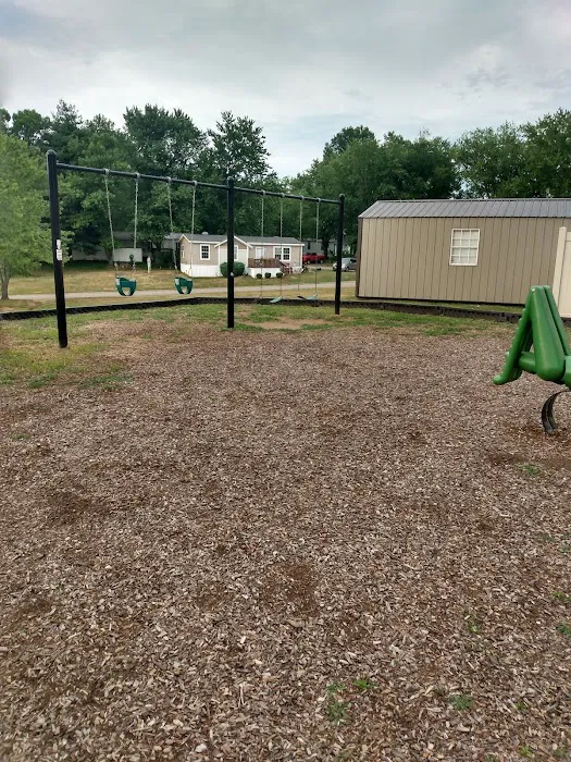 Pinecrest Pointe Mobile Home Park Picture 8