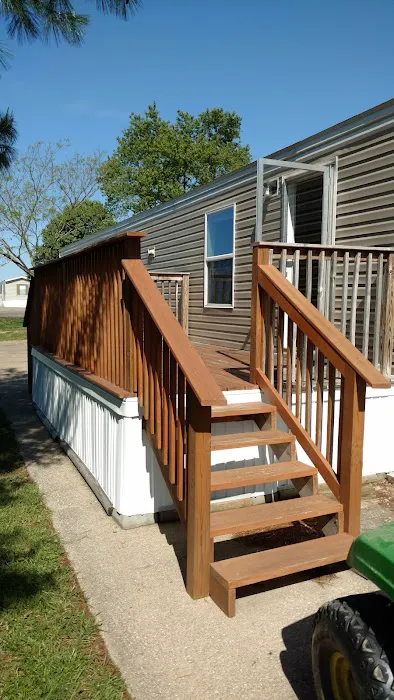 Waterford Pointe Mobile Home Park Picture 3