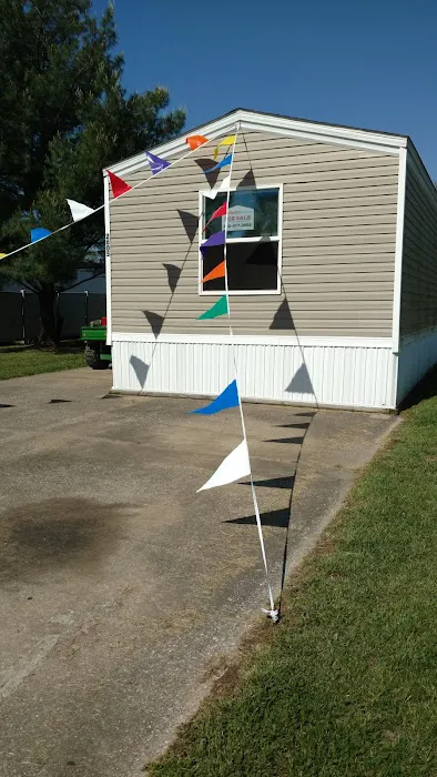 Waterford Pointe Mobile Home Park Picture 5