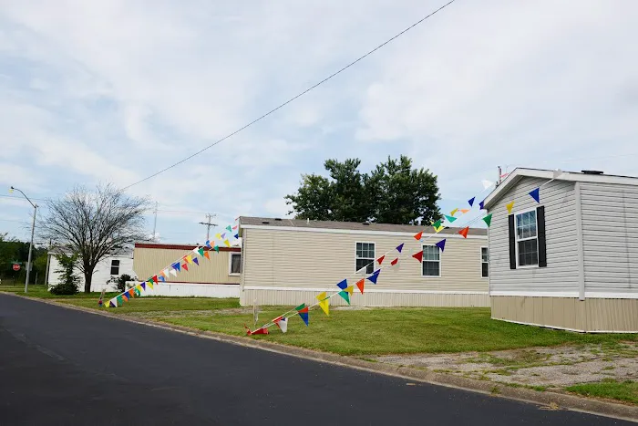 Carolina Pointe Mobile Home Park Picture 1