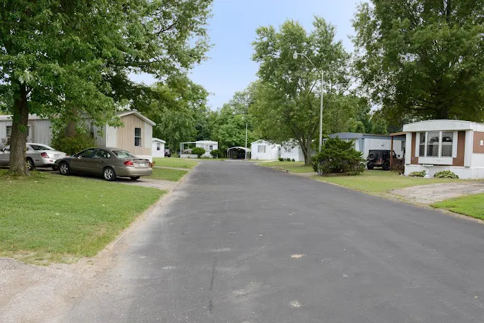 Carolina Pointe Mobile Home Park Picture 4