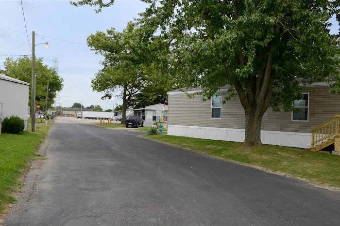 Carolina Pointe Mobile Home Park Picture 6