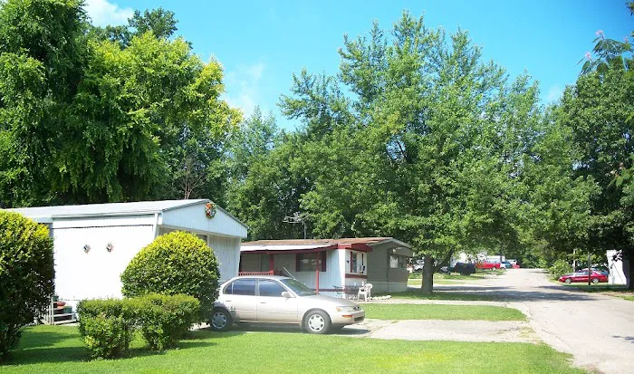 Twin Lakes Manufactured Home Community Picture 8