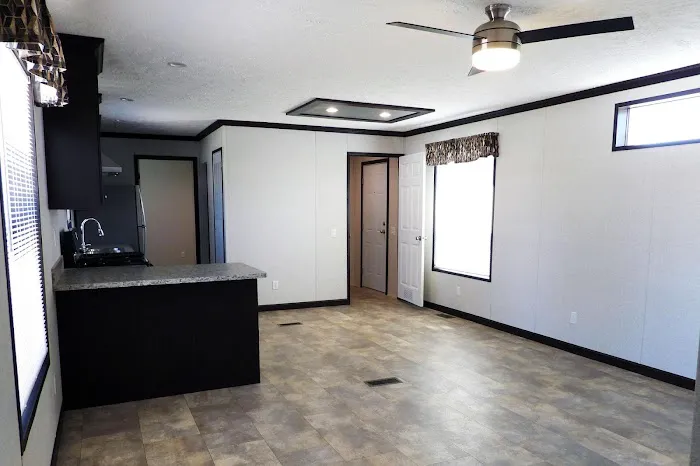 Meadows of Bloomington Manufactured Housing Community Picture 4