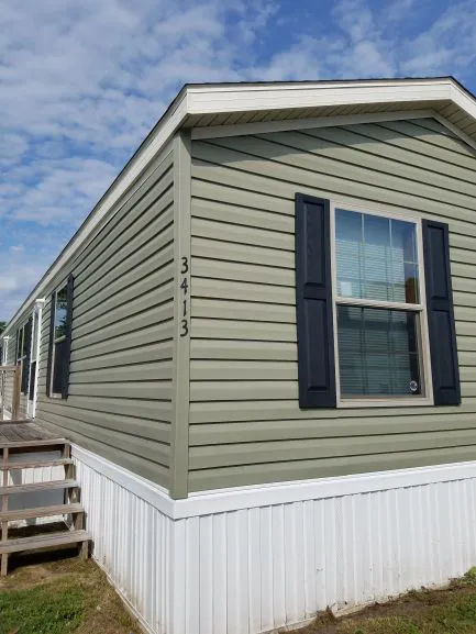 Meadows of Bloomington Manufactured Housing Community Picture 6