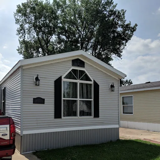 Meadows of Bloomington Manufactured Housing Community Picture 5
