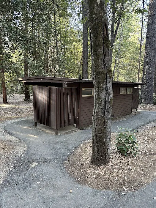 Schoolhouse Campground Picture 9