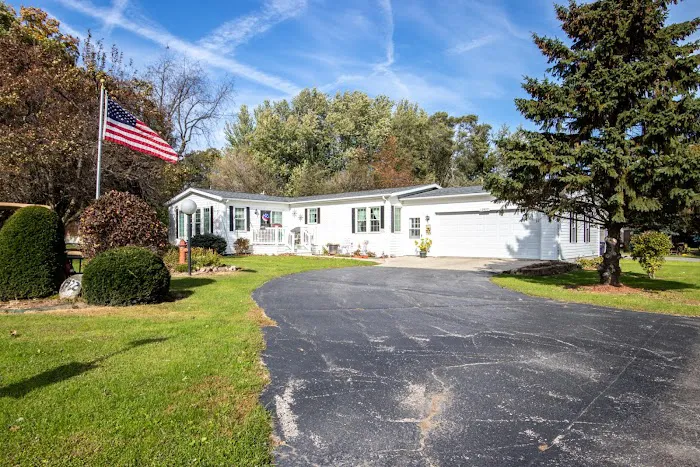 Oak Lawn Estates Picture 3