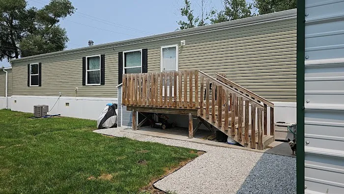 Candle Light Mobile Home Park Picture 5