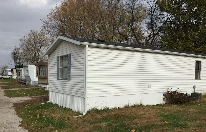 Cambridge Mobile Home Park Picture 4