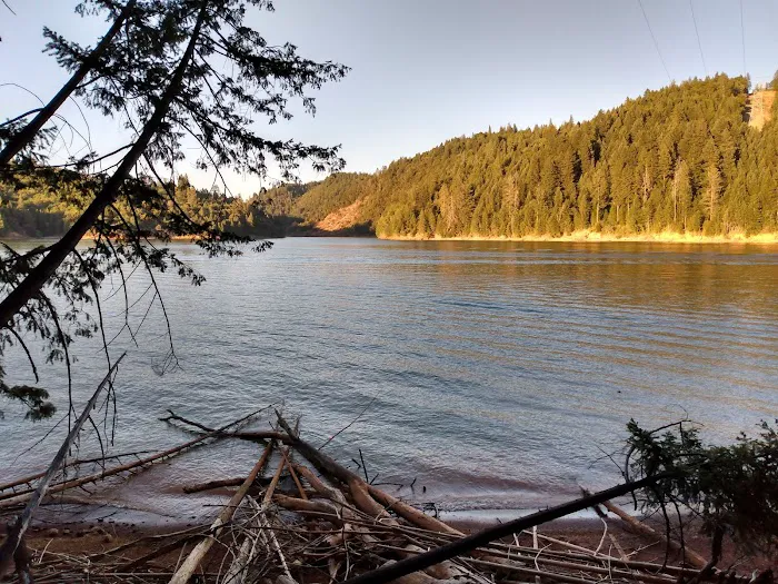 Peninsula Camping & Boating Picture 3