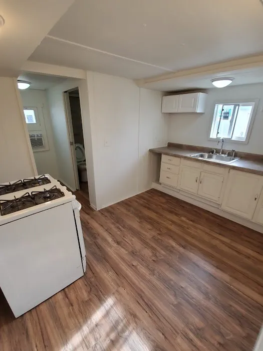 Wild Rose Mobile Home Park Picture 8