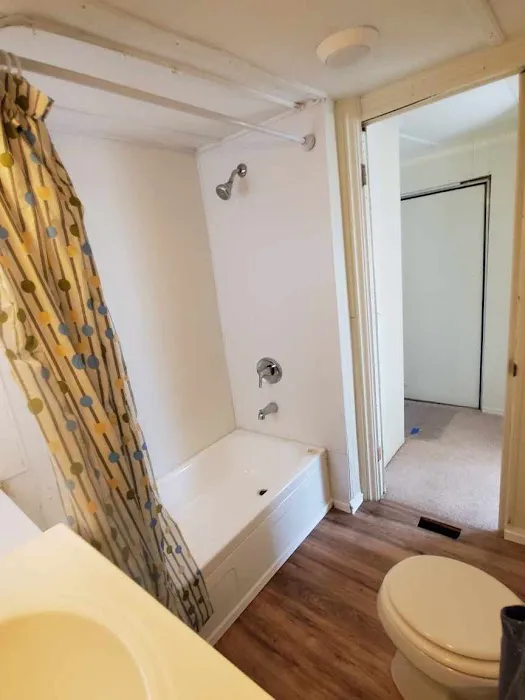 Wild Rose Mobile Home Park Picture 9