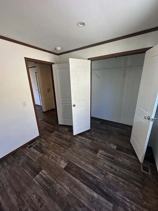 Twin Oaks Mobile Home Community Picture 9