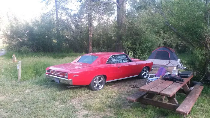 Lake Forest Campground Picture 7