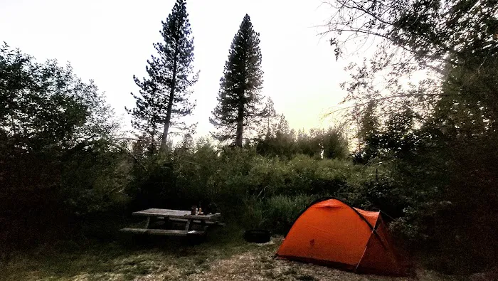 Lake Forest Campground Picture 6