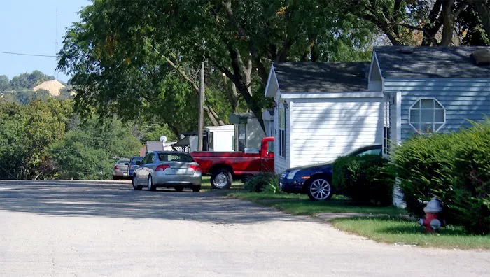 Table Mound Mobile Home Park Picture 7