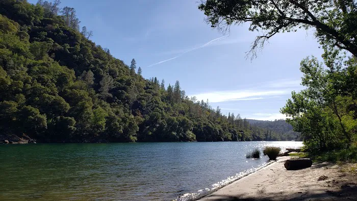 Buck's Beach Picture 2