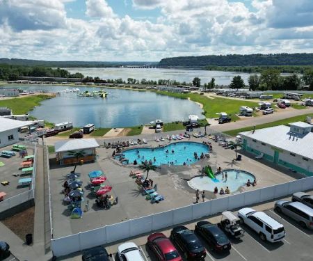 Coconut Cove RV Resort by Rjourney