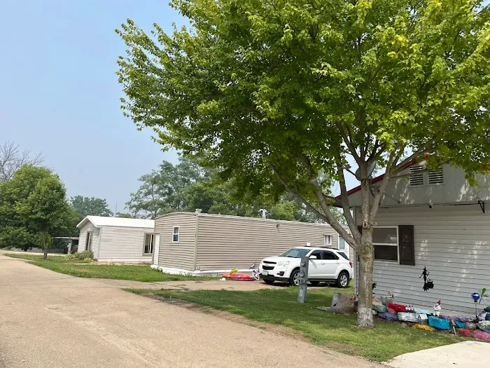 Lore Mound Mobile Home Park (MH & RV Park) Picture 4