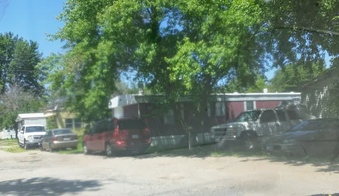 Kammerer Court Mobile Home Park Picture 2