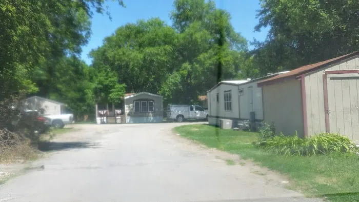 Kammerer Court Mobile Home Park Picture 5