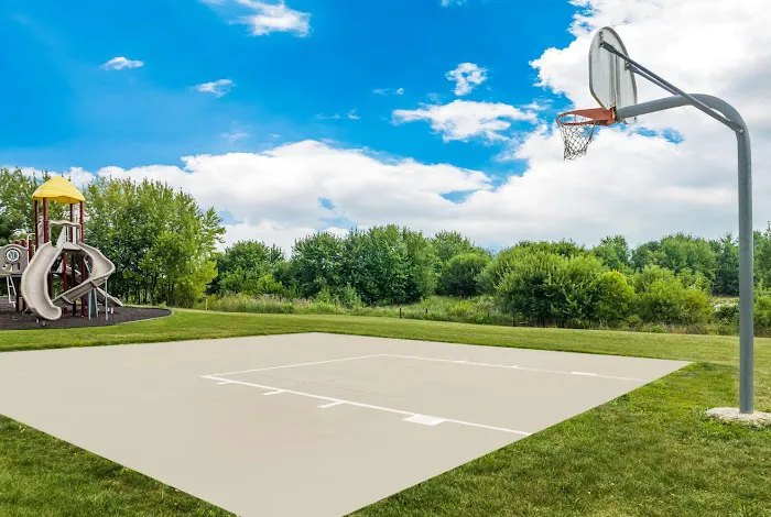 Modern Manor Picture 1