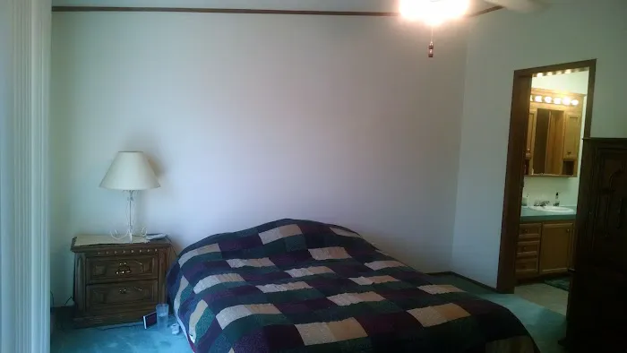 Modern Manor Picture 4