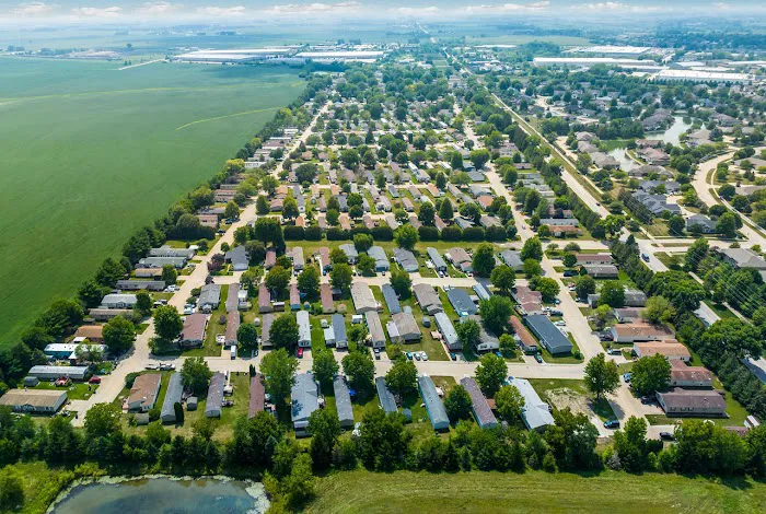 Modern Manor Picture 2