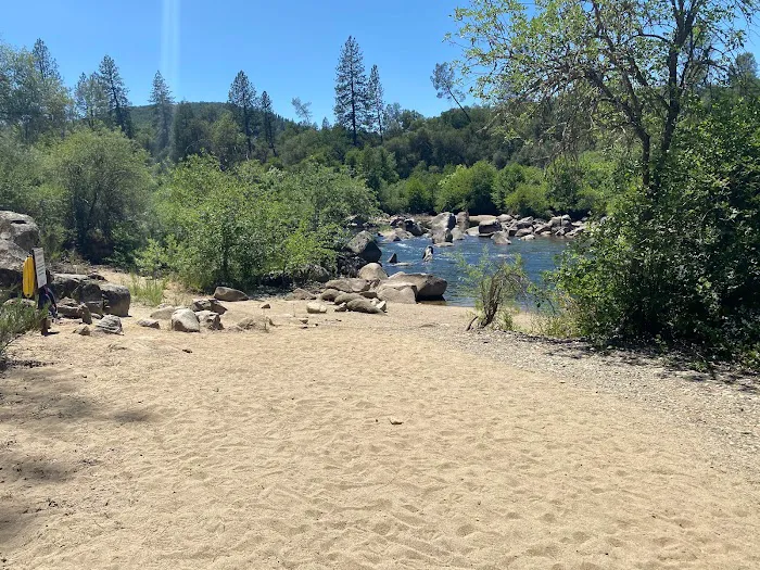 Rock-N-Water: The Cove Campground Picture 2