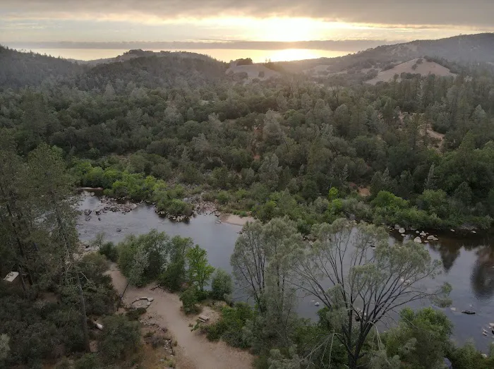 Rock-N-Water: The Cove Campground Picture 5