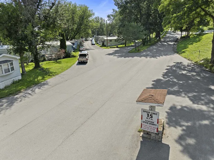 Hilltop Mobile Home Community Picture 4