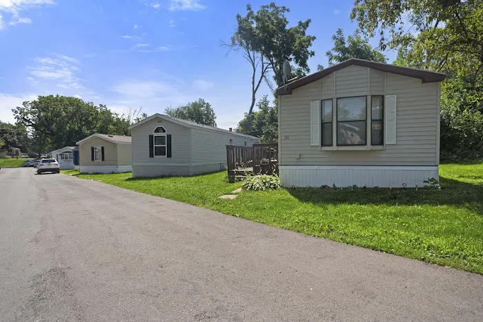 Hilltop Mobile Home Community Picture 9