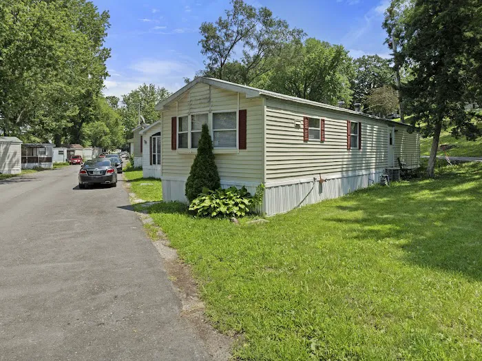 Hilltop Mobile Home Community Picture 1