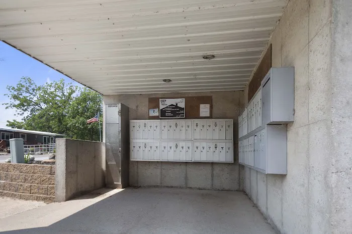 Iowa River Mobile Home Community Picture 2