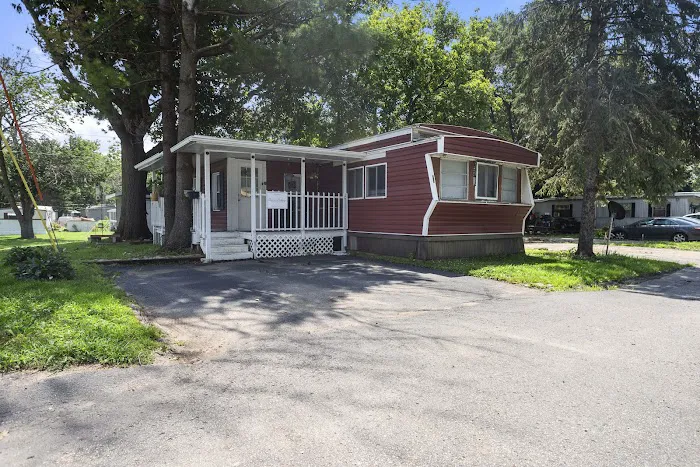 Iowa River Mobile Home Community Picture 1